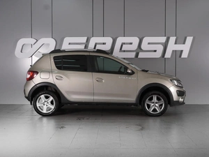 Хетчбэк Renault Sandero Stepway 2018 года, 1015000 рублей, Красный Пахарь