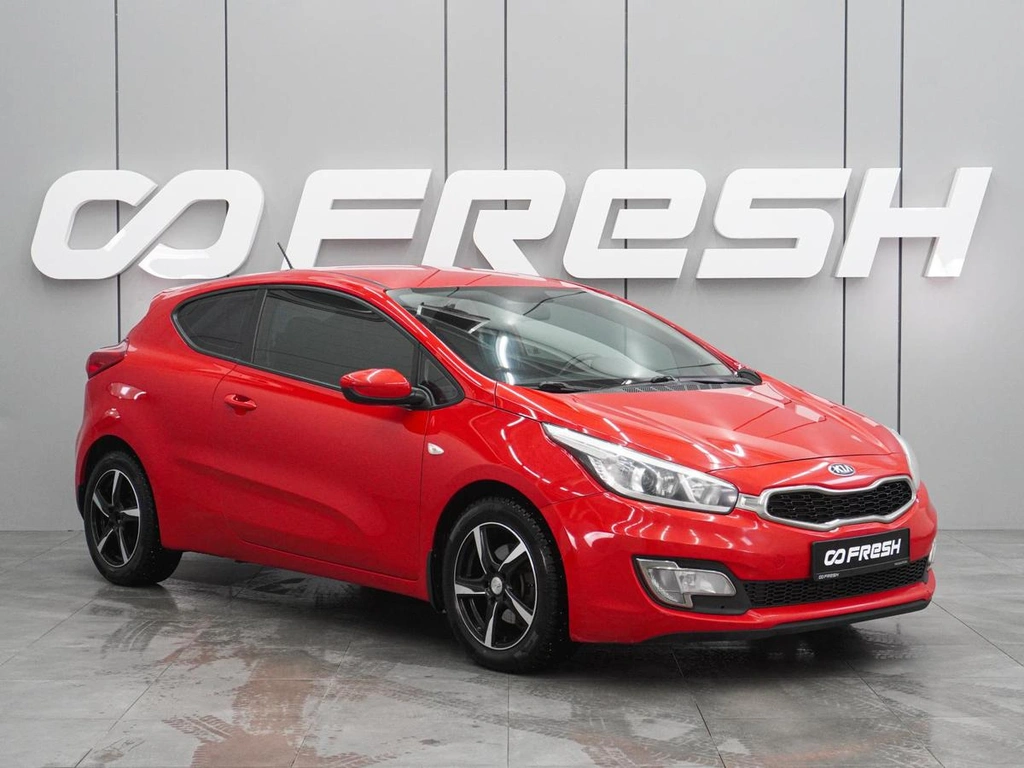 Хетчбэк Kia Ceed 2014 года, 819000 рублей, Воронеж