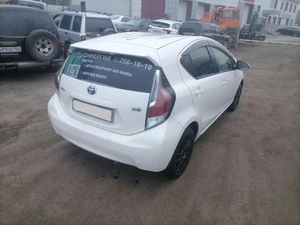 Хетчбэк Toyota Aqua 2016 года, 920000 рублей, Красноярск