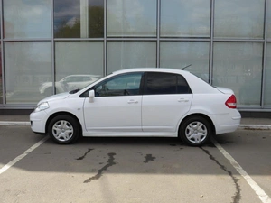 Седан Nissan Tiida 2011 года, 675000 рублей, Брянск