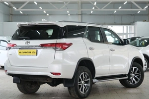 Внедорожник Toyota Fortuner 2019 года, 4219000 рублей, Омск