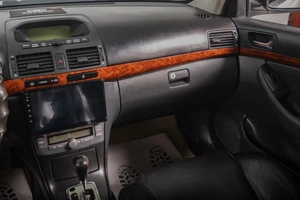 Седан Toyota Avensis 2004 года, 529000 рублей, Томск