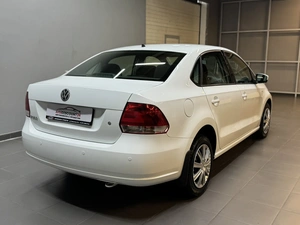 Седан Volkswagen Polo 2015 года, 797000 рублей, Красноярск