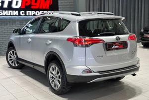 Внедорожник Toyota RAV4 2017 года, 2657000 рублей, Красноярск