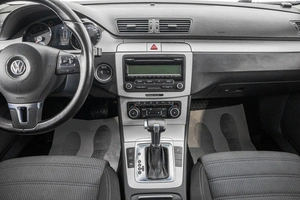Седан Volkswagen Passat CC 2010 года, 999000 рублей, Барнаул