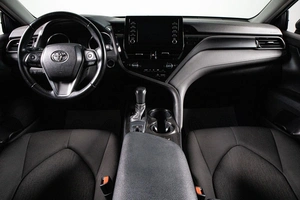Седан Toyota Camry 2021 года, 2899000 рублей, Сургут