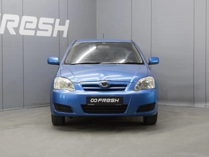Хетчбэк Toyota Corolla 2004 года, 610000 рублей, Омск
