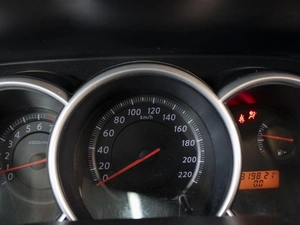 Хетчбэк Nissan Tiida 2010 года, 709000 рублей, Омск