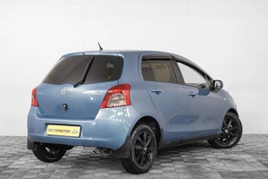 Хетчбэк Toyota Yaris 2007 года, 669000 рублей, Кемерово