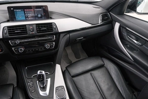 Седан BMW 3 серия 2018 года, 3099000 рублей, Красноярск