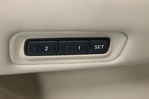 Внедорожник Nissan Pathfinder 2015 года, 2022000 рублей, Солонцы