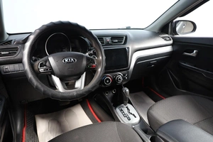 Седан Kia Rio 2013 года, 899000 рублей, Новосибирск