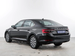 Лифтбек Skoda Superb 2021 года, 2227077 рублей, Москва