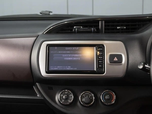 Хетчбэк Toyota Vitz 2016 года, 990000 рублей, Омск