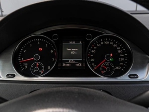 Седан Volkswagen Passat 2011 года, 1370000 рублей, Краснодар