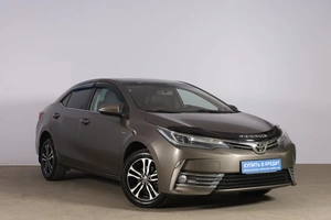 Седан Toyota Corolla 2018 года, 1899000 рублей, Новосибирск