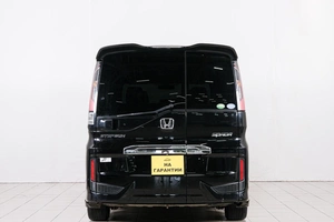 Минивэн Honda Stepwgn Spada 2015 года, 1699000 рублей, Красноярск