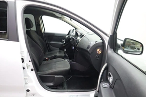 Седан Renault Logan 2018 года, 875000 рублей, Брянск