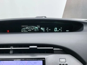 Лифтбек Toyota Prius 2015 года, 1290000 рублей, Барнаул