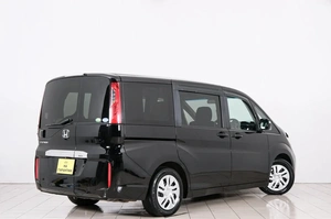 Минивэн Honda Stepwgn 2017 года, 1679000 рублей, Красноярск
