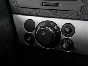 Седан Opel Astra 2010 года, 519000 рублей, Тюмень