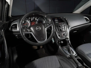 Хетчбэк Opel Astra 2013 года, 990999 рублей, Тверь