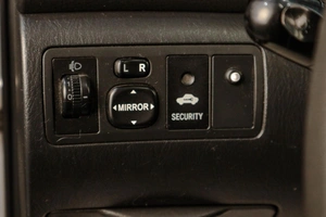 Хетчбэк Toyota Corolla 2005 года, 649000 рублей, Челябинск