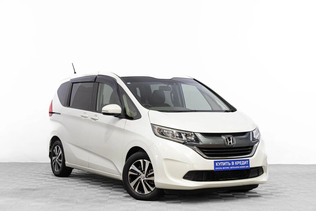 Минивэн Honda Freed 2018 года, 1849000 рублей, Барнаул