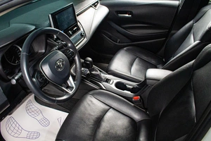 Седан Toyota Corolla 2020 года, 1899000 рублей, Сургут