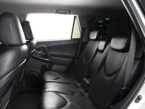 Внедорожник Toyota RAV4 2011 года, 1690000 рублей, Омск