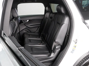 Внедорожник Audi Q7 2019 года, 5337000 рублей, Красный Пахарь