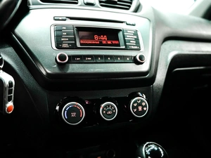 Седан Kia Rio 2017 года, 1090000 рублей, Красноярск