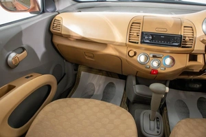 Хетчбэк Nissan March 2002 года, 299000 рублей, Барнаул
