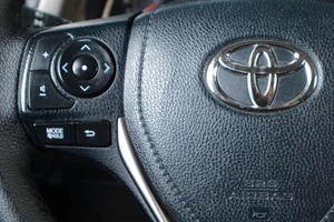 Внедорожник Toyota RAV4 2016 года, 1999000 рублей, Тюмень