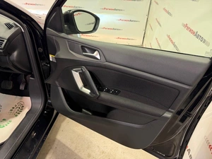 Универсал Peugeot 308 2015 года, 995000 рублей, Красноярск