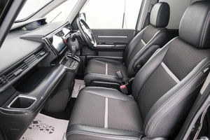 Минивэн Honda Stepwgn Spada 2016 года, 1999000 рублей, Красноярск