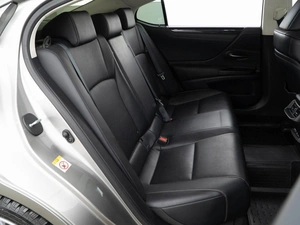 Седан Lexus ES 2019 года, 3689050 рублей, Москва