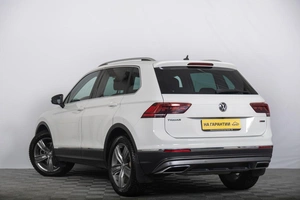 Внедорожник Volkswagen Tiguan 2018 года, 2369000 рублей, Томск
