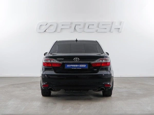 Седан Toyota Camry 2017 года, 2349900 рублей, Москва