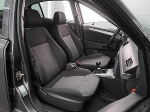 Седан Opel Astra 2011 года, 619000 рублей, Воронеж