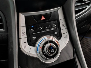 Седан Hyundai Elantra 2011 года, 950000 рублей, Краснодар