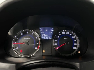 Седан Hyundai Solaris 2012 года, 619900 рублей, Казань