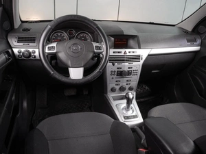 Седан Opel Astra 2010 года, 599000 рублей, Воронеж