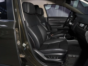 Внедорожник Mitsubishi Outlander 2017 года, 2820999 рублей, Тверь