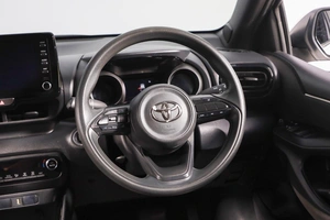 Хетчбэк Toyota Yaris 2020 года, 1199000 рублей, Новосибирск