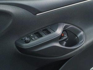 Хетчбэк Toyota Yaris 2021 года, 1249000 рублей, Сургут