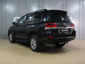 Внедорожник Toyota Land Cruiser 2019 года, 7899000 рублей, Воронеж