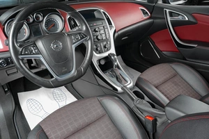 Хетчбэк Opel Astra GTC 2013 года, 1439000 рублей, Тюмень