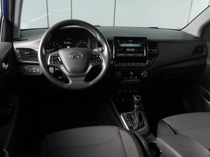 Седан Hyundai Solaris 2021 года, 1819000 рублей, Красный Пахарь