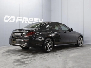 Седан Mercedes-benz E-класс 2018 года, 3700000 рублей, Омск